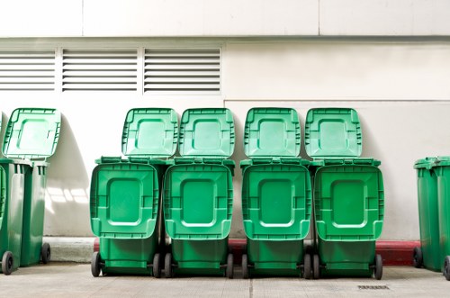 Efficient garden cleanup work in Stockwell